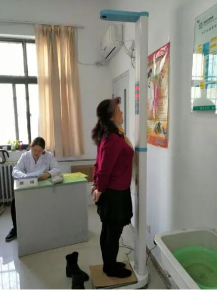 医院测量身高体重的仪器今日看点医院测量身高为什么不用脱鞋子测量？